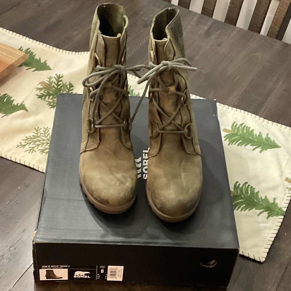 Sorel Women's Olive Lace Up Boots